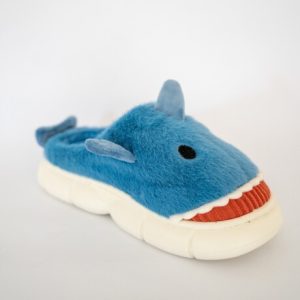 Pantufla baby Shark color celeste