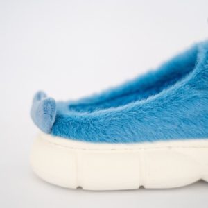 Pantufla baby Shark color celeste