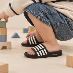 Sandalias Franjas Negro con Blanco para niños